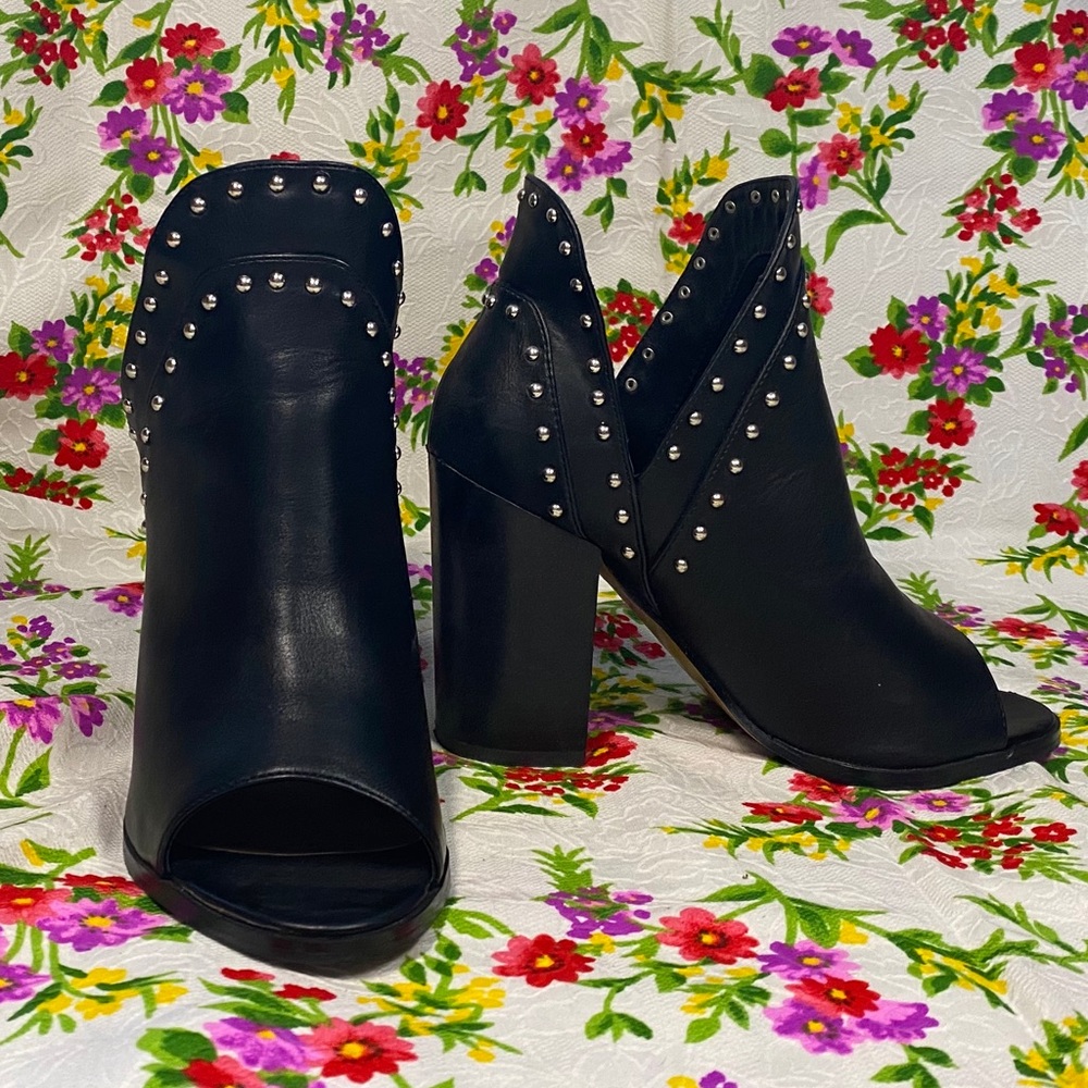 Report open toed studded boot sz. 8